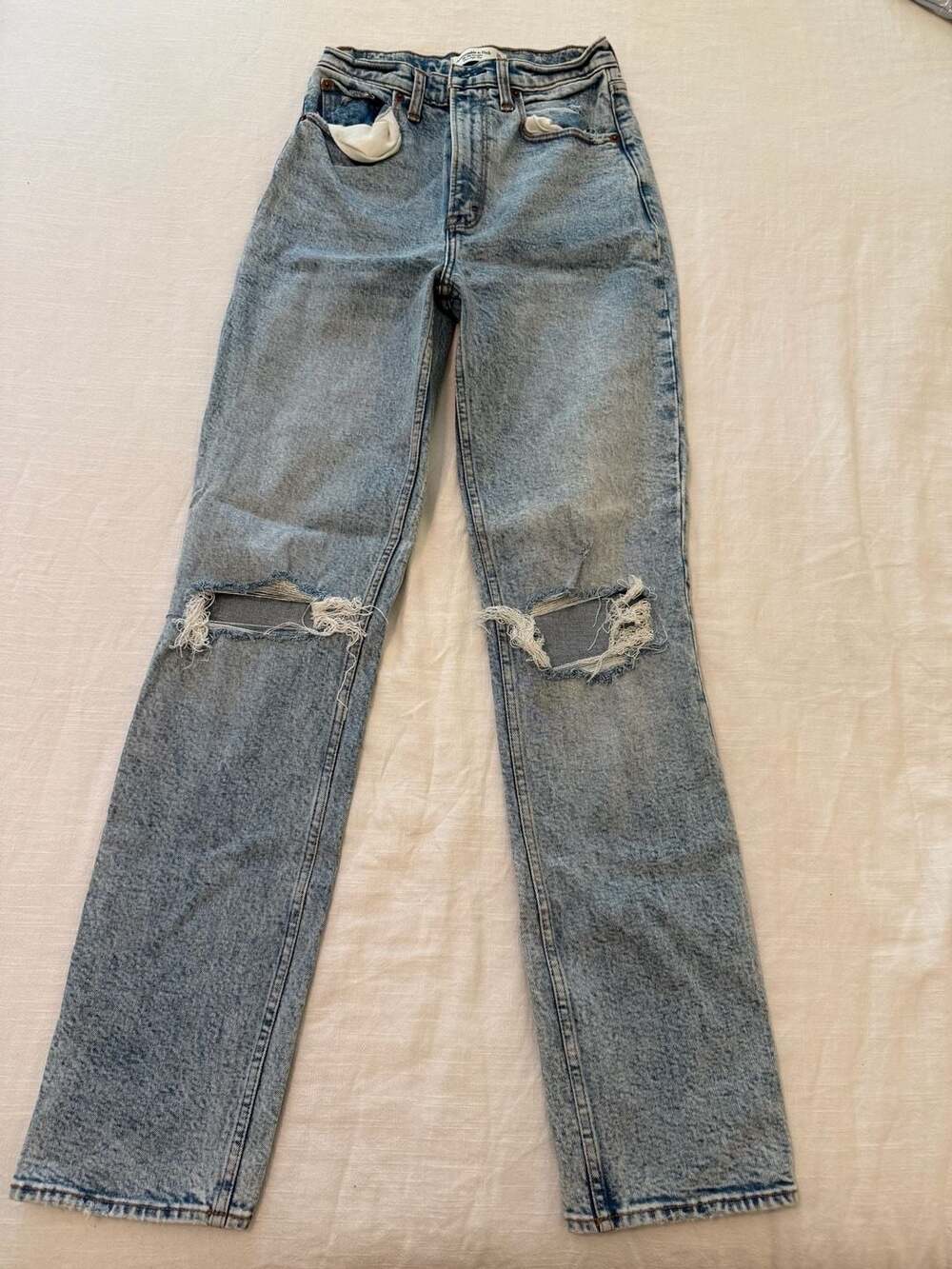 Abercrombie & Fitch Ultra High Rise Straight Leg Jeans Size 25